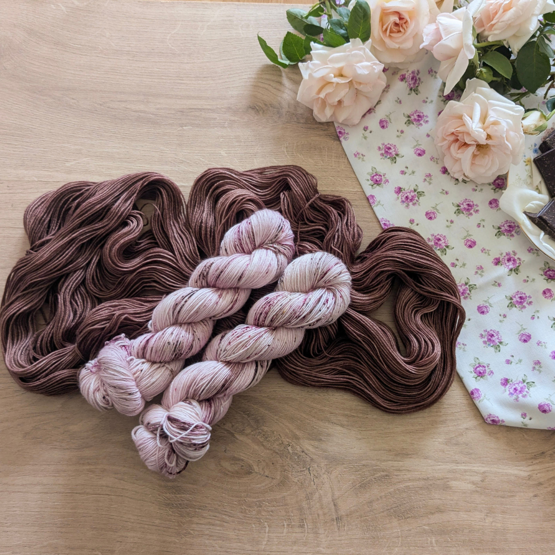 Pétale de rose et carré de chocolat