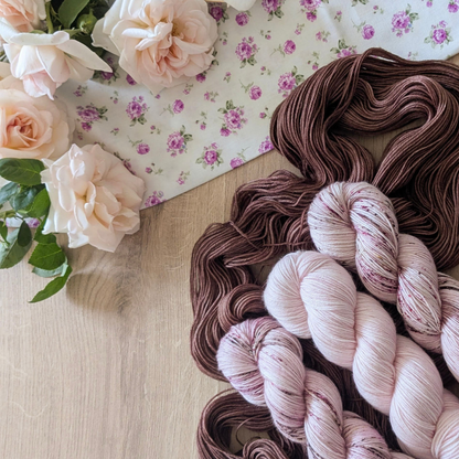 Pétale de rose et carré de chocolat