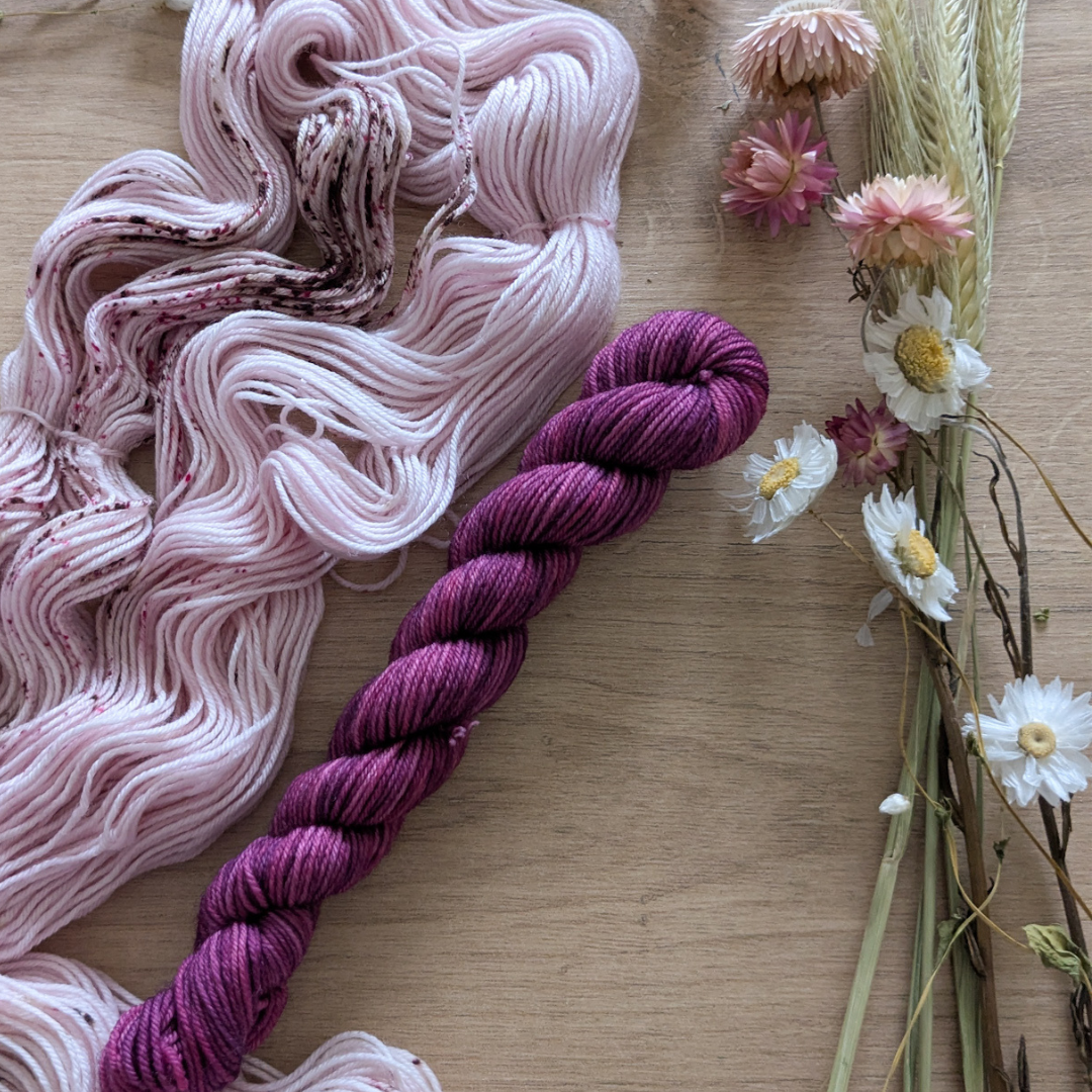 Pétale de rose et carré de chocolat