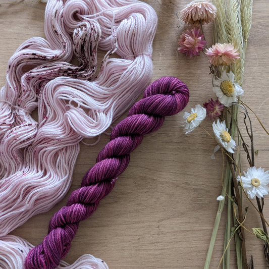 Pétale de rose et carré de chocolat